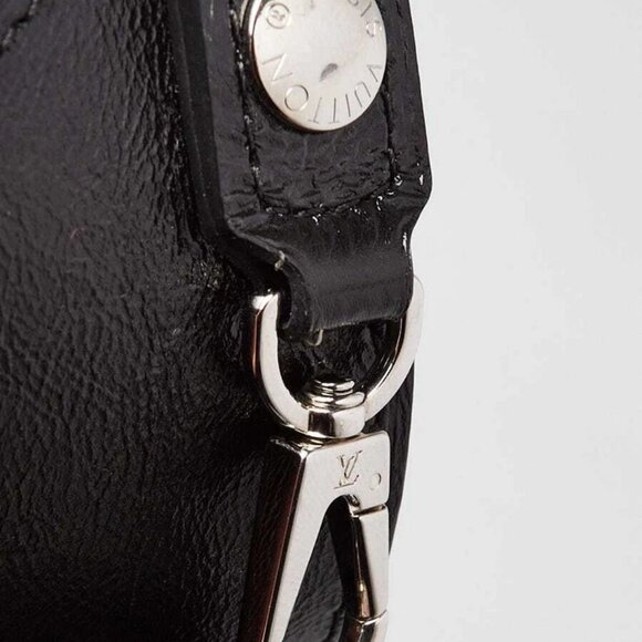 Louis Vuitton Giant Monogram Reverse Canvas Dauphine Bumbag Bag - Picture 5 of 12